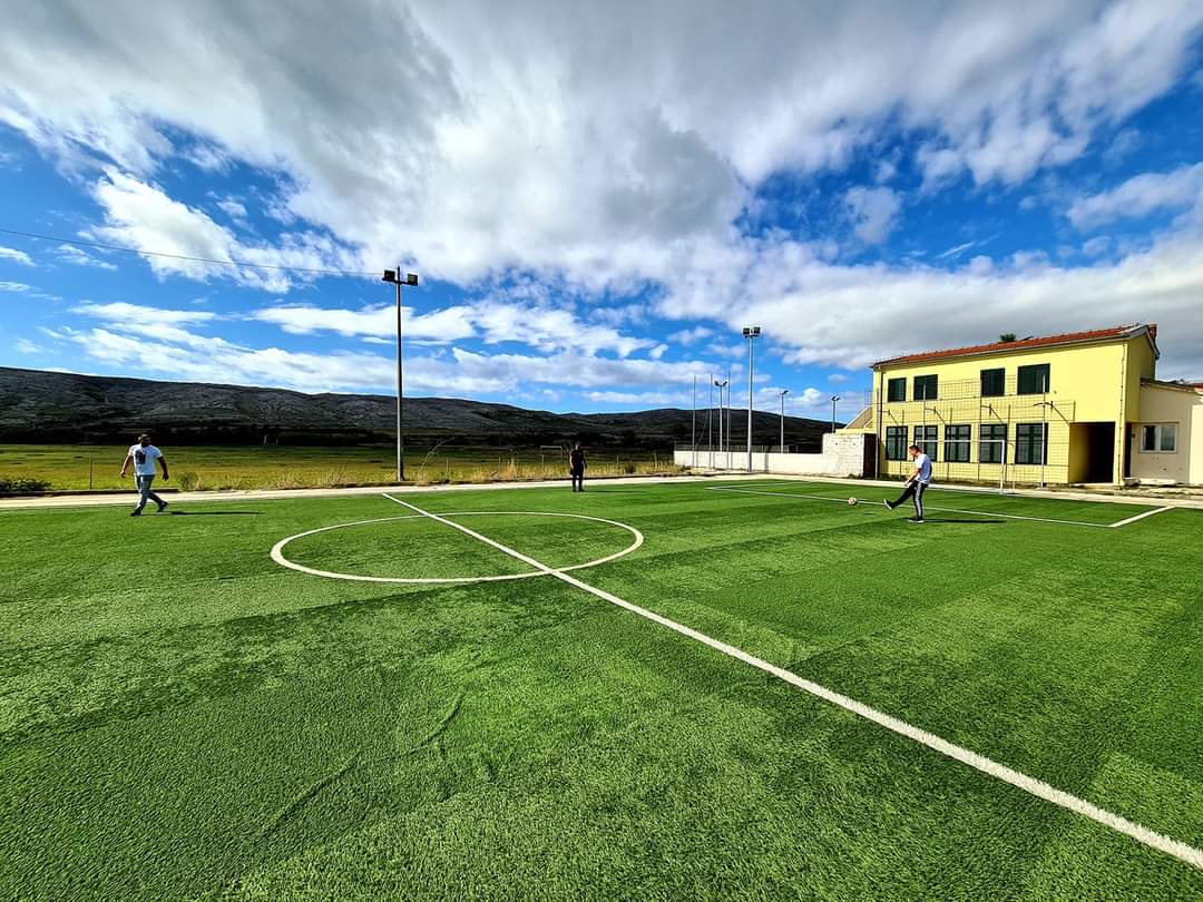 Uređenje sportskog igrališta u Vlašićima