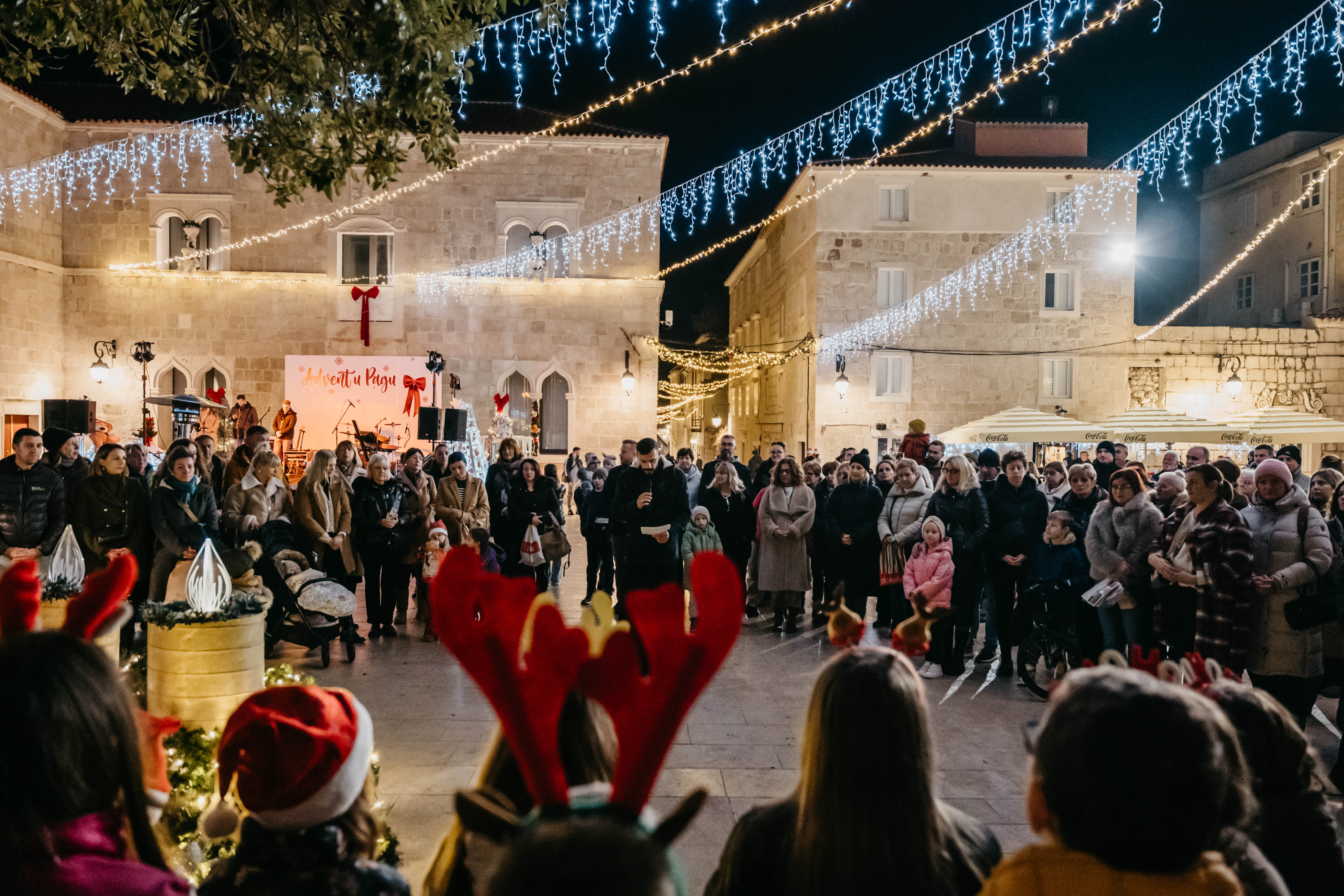 Paljenje adventske svijeće